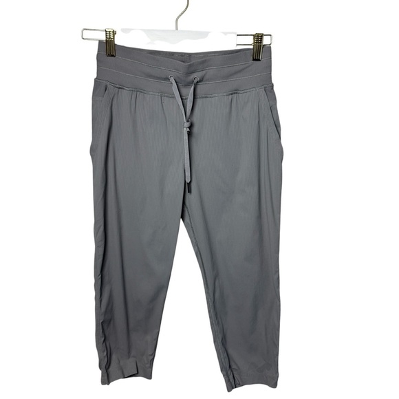 Lululemon Dance Studio Crop Womens Size 4  Unlined 19" Capri Cropped Yoga Active - Picture 1 of 7